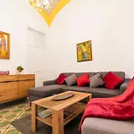 Olho Townhouse With Roof Terrace Courtyard 5min To Ferry Market