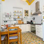 Olho Townhouse With Roof Terrace Courtyard 5min To Ferry Market Casa vacanze *