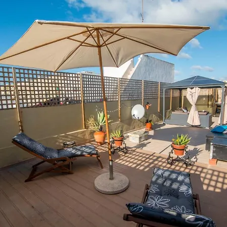 Charming Townhouse With Aircon Only 500m From The Marina And The Typical Market בית נופש Olhão