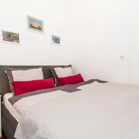 Tatil Evi Charming Townhouse With Aircon Only 500m From The Marina And The Typical Market Olhão