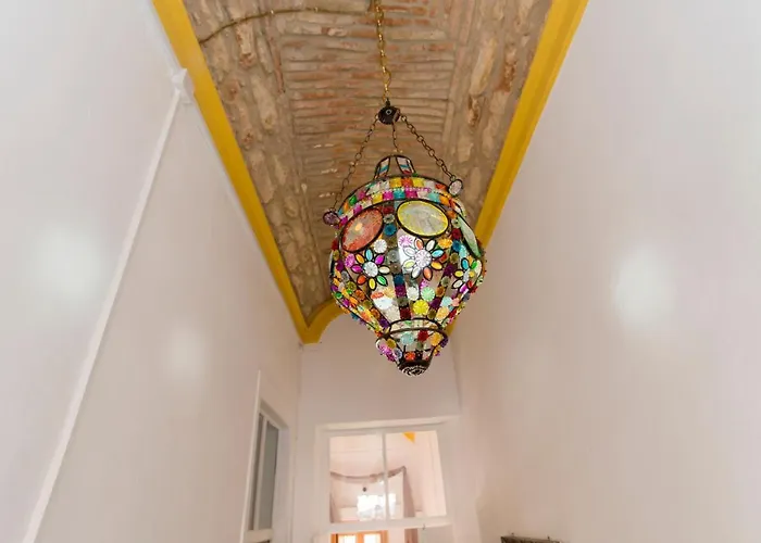 Olho Townhouse With Roof Terrace Courtyard 5min To Ferry Market